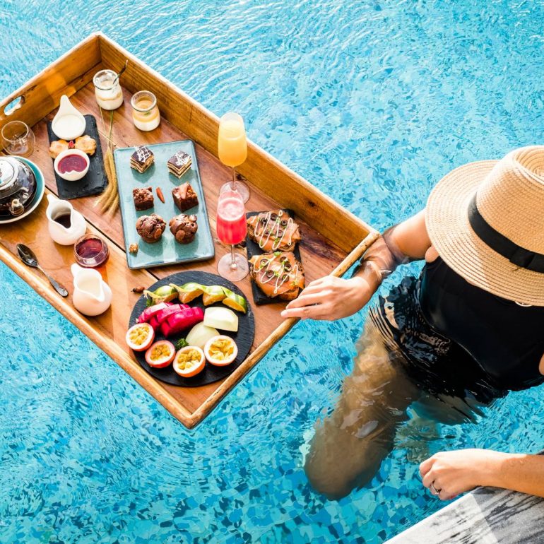floating-breakfast