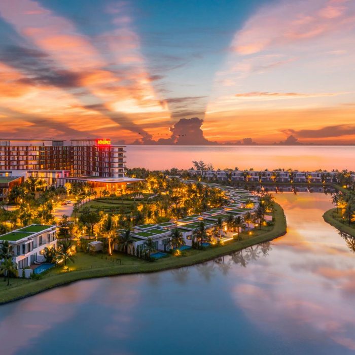 bee-kind-live-lightly-chuyen-ghe-tham-trai-ong-phu-quoc-cua-movenpick-resort-waverly-phu-quoc